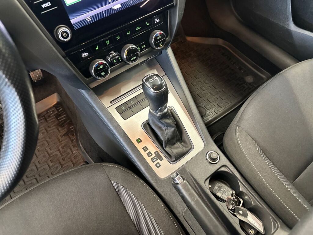 Skoda Octavia 2019 Valkoinen
