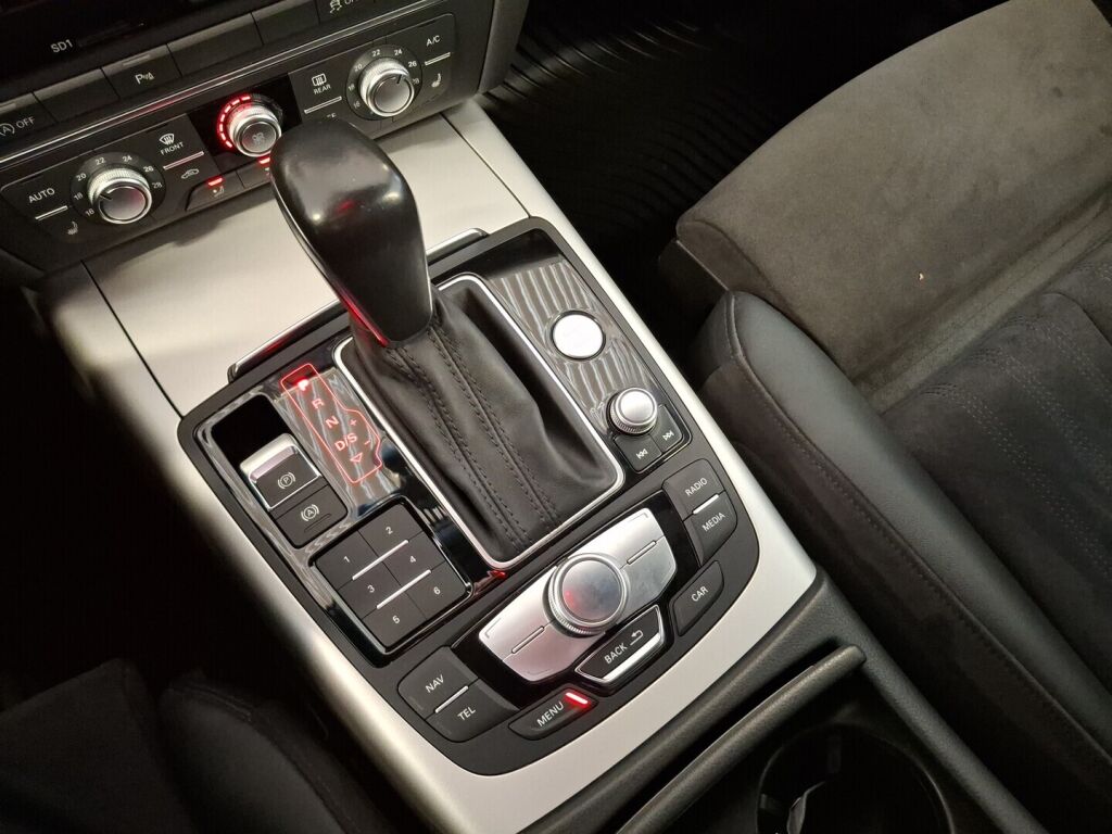 Audi A6 2015 Punainen