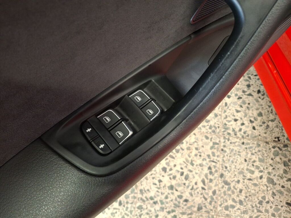 Audi A6 2015 Punainen