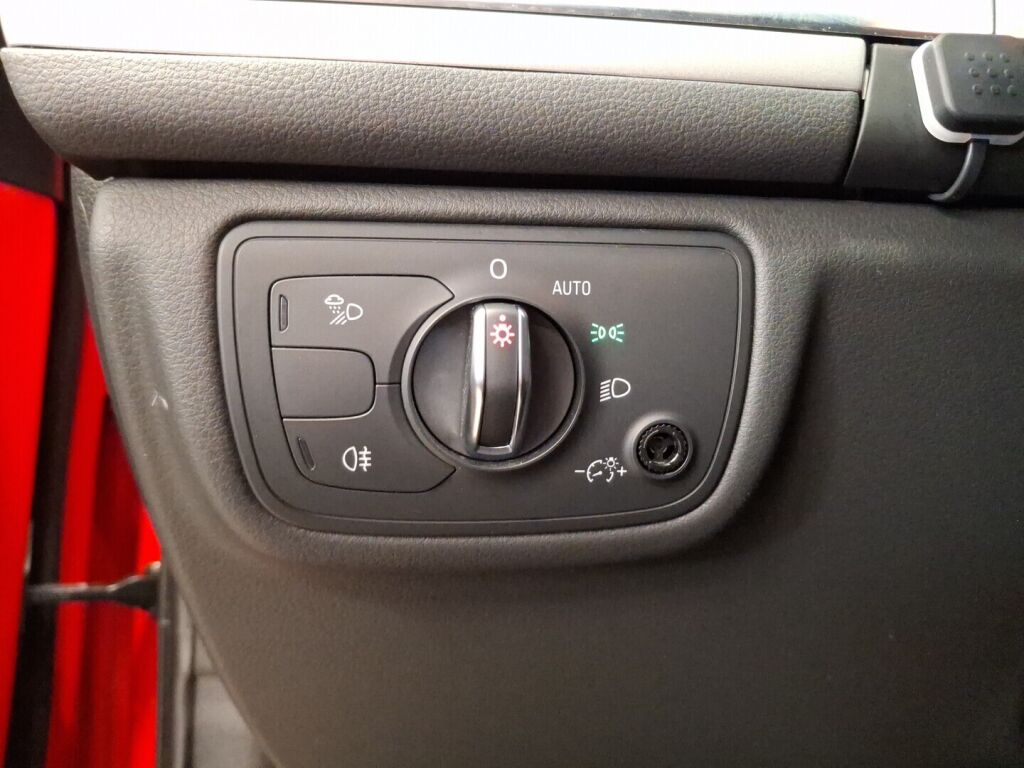 Audi A6 2015 Punainen