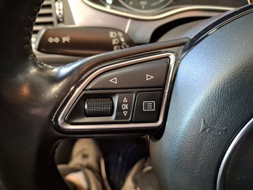 Audi A6 2015 Punainen