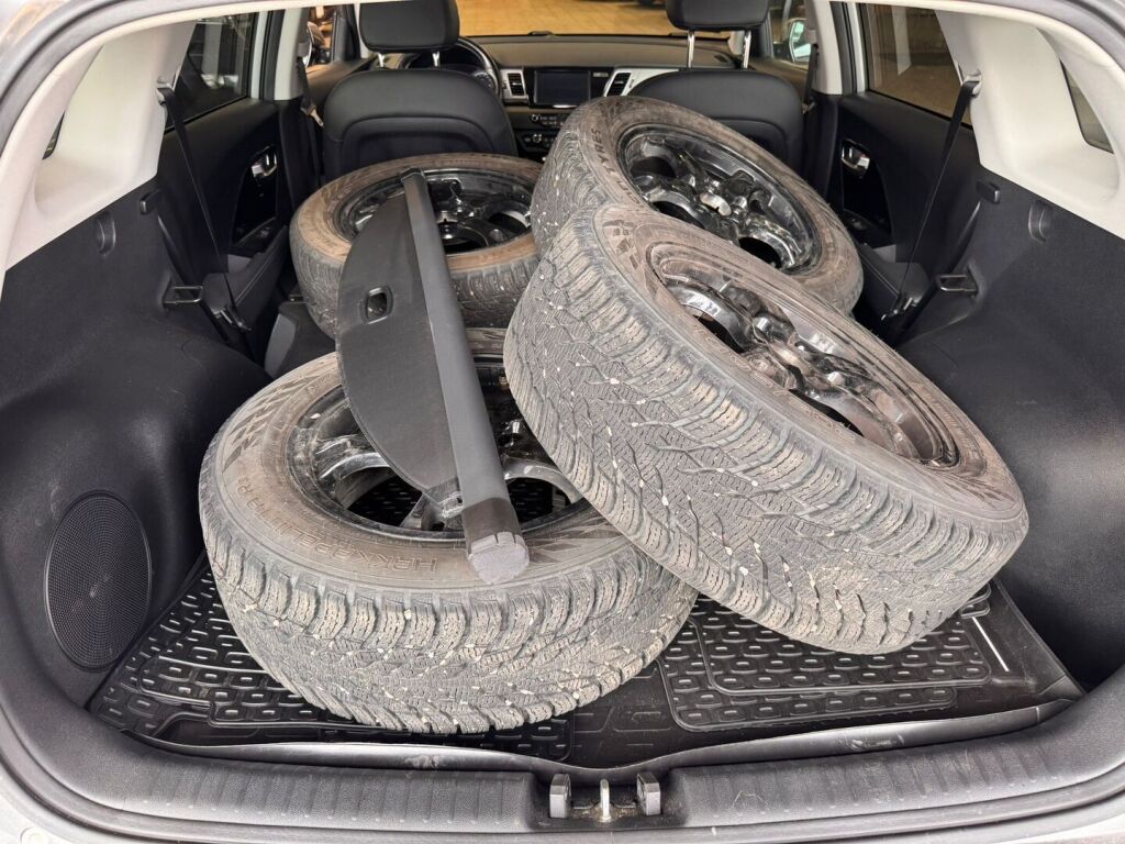Kia Niro 2019 Harmaa