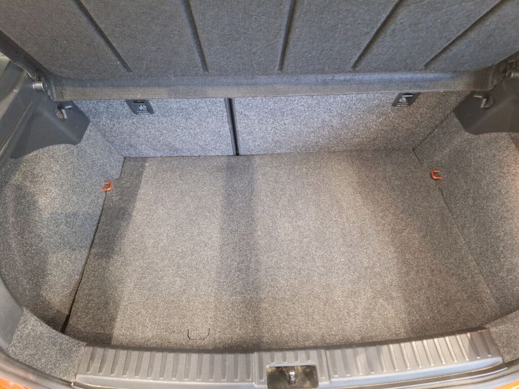 Seat Ibiza 2019 Oranssi