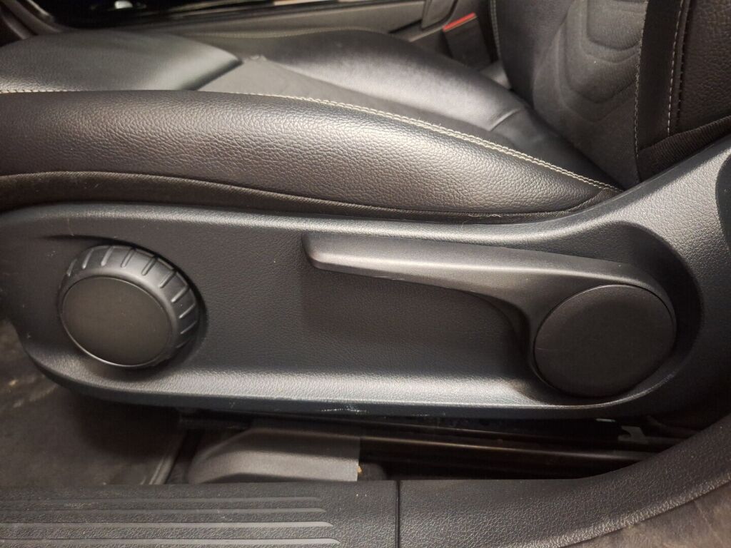 Mercedes-Benz A 2019 Punainen