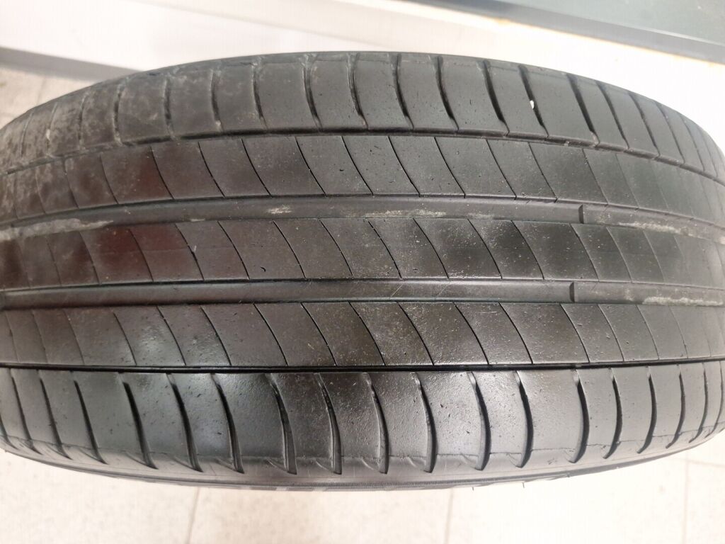 Mercedes-Benz A 2019 Punainen