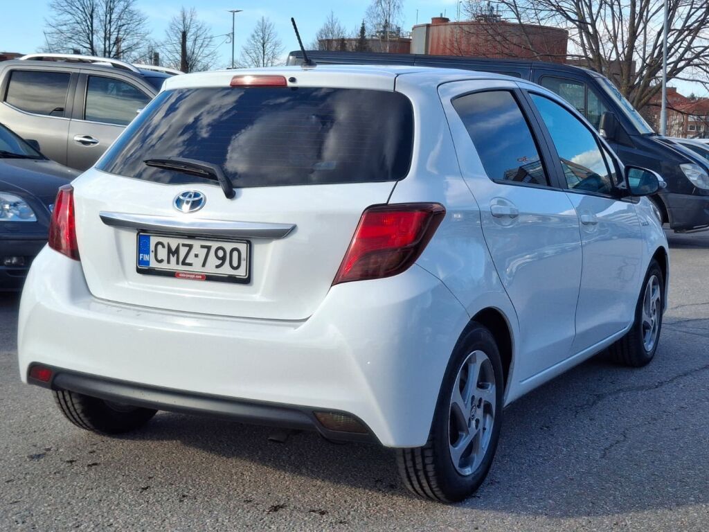 Toyota Yaris 2015 Valkoinen