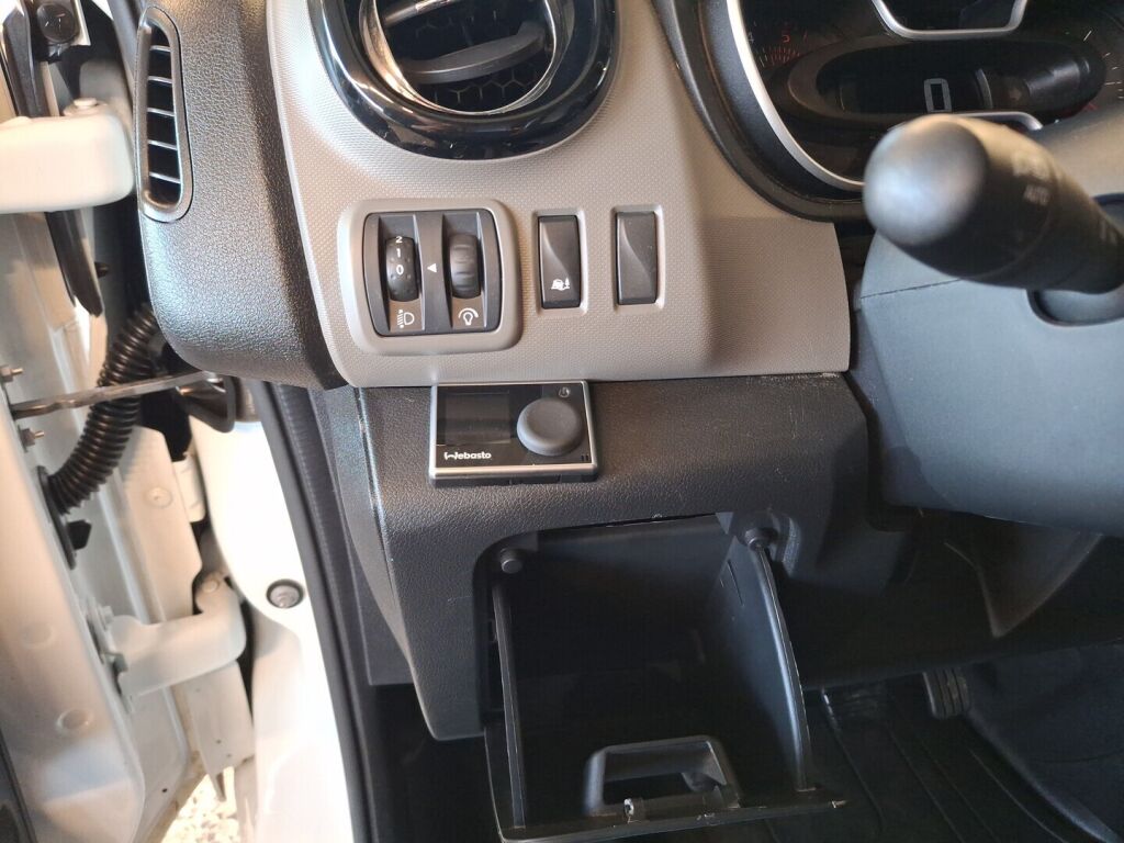 Nissan NV300 2019 Valkoinen