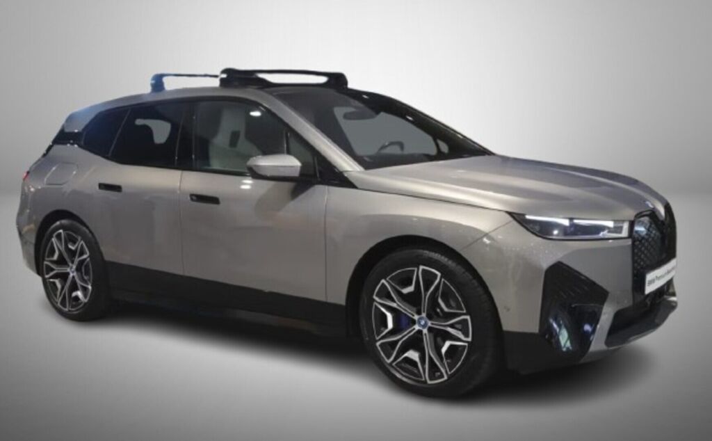 BMW iX 2023 Harmaa (Oxide Grey II)