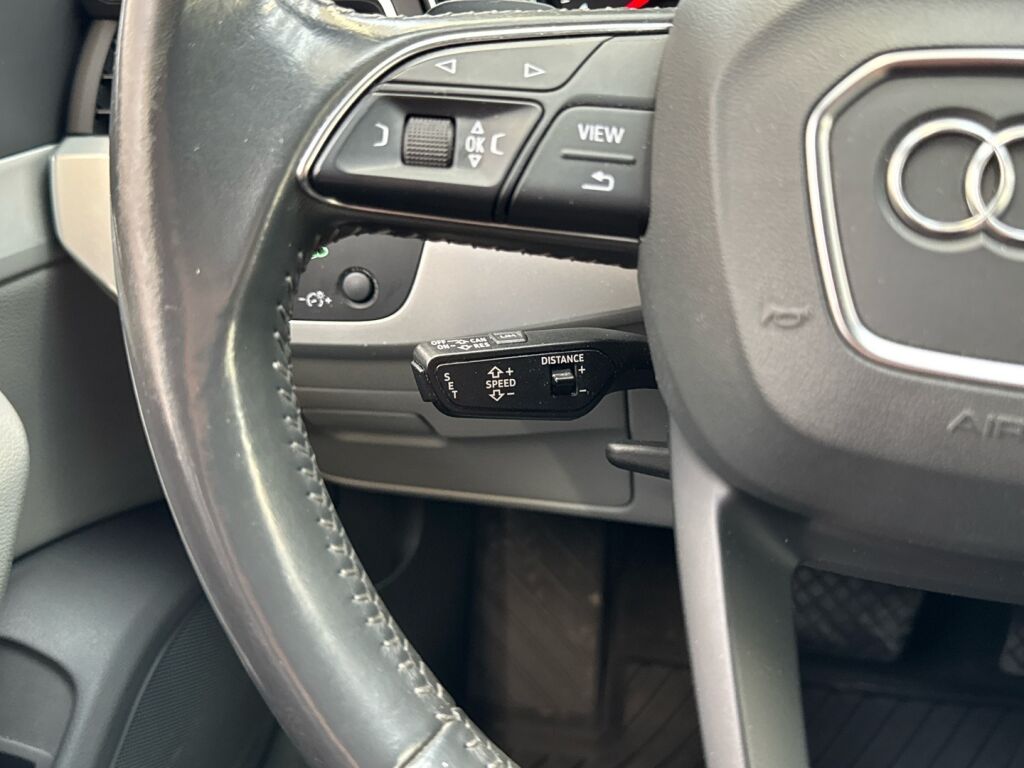 Audi A4 2017 Musta