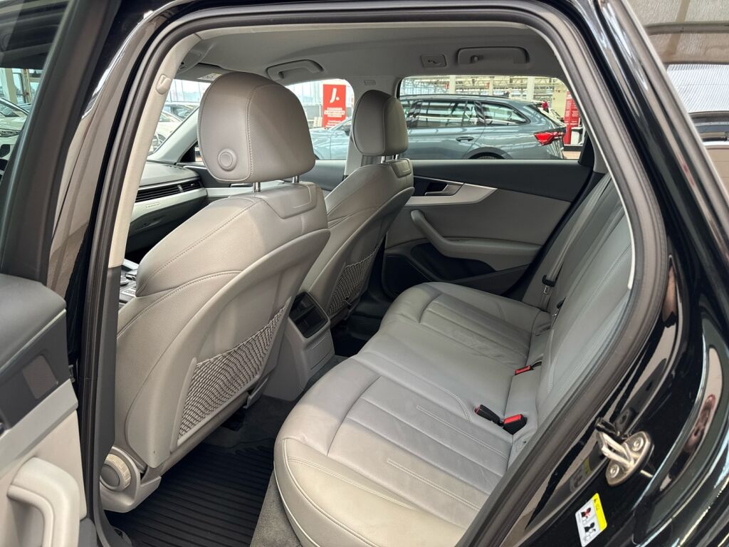 Audi A4 2017 Musta