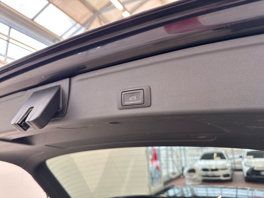 Audi A4 2017 Musta