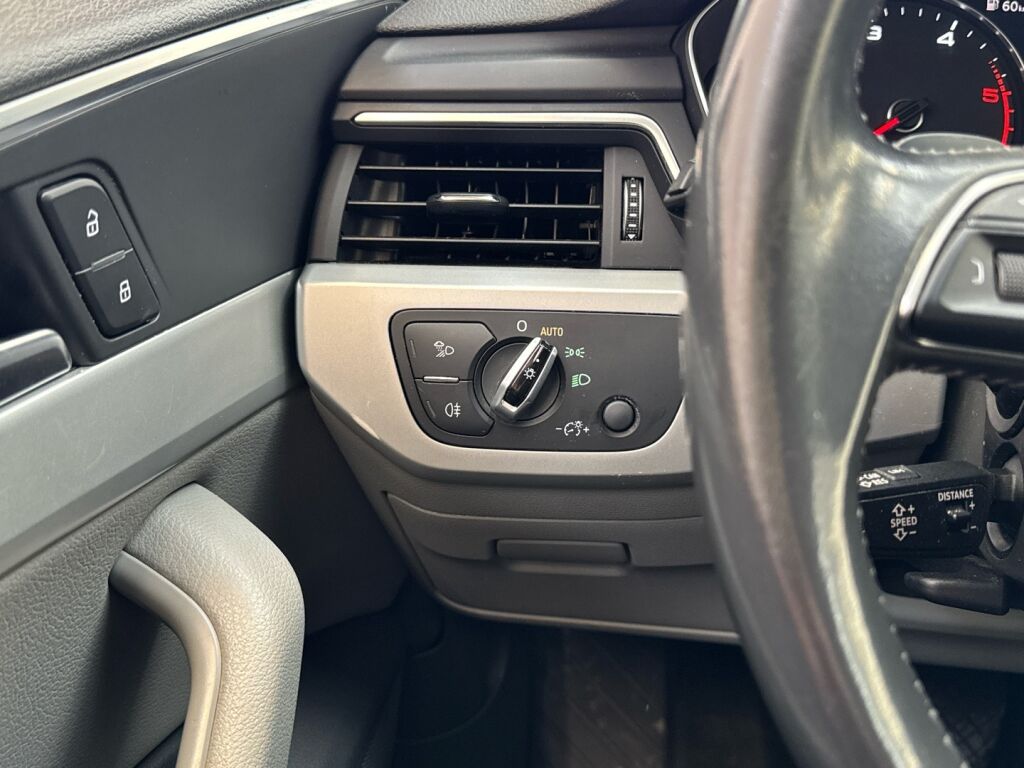 Audi A4 2017 Musta