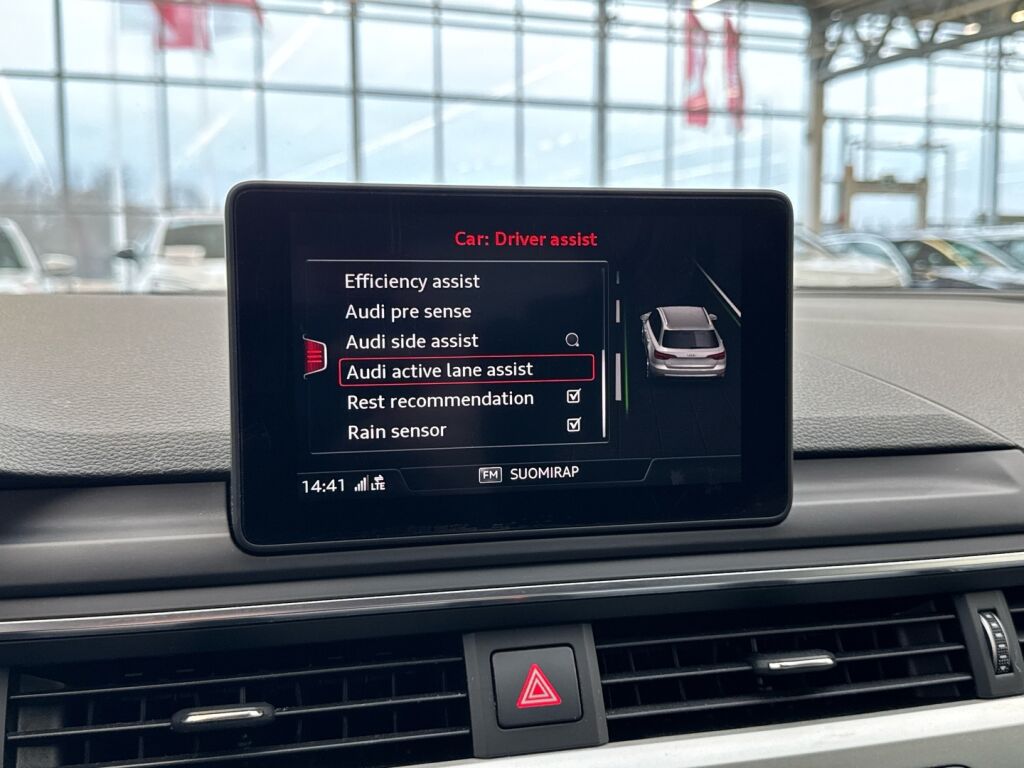Audi A4 2017 Musta