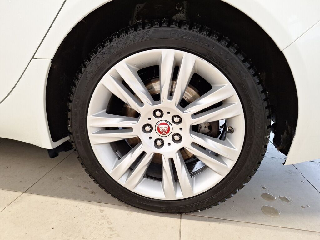 Jaguar XF 2019 Valkoinen