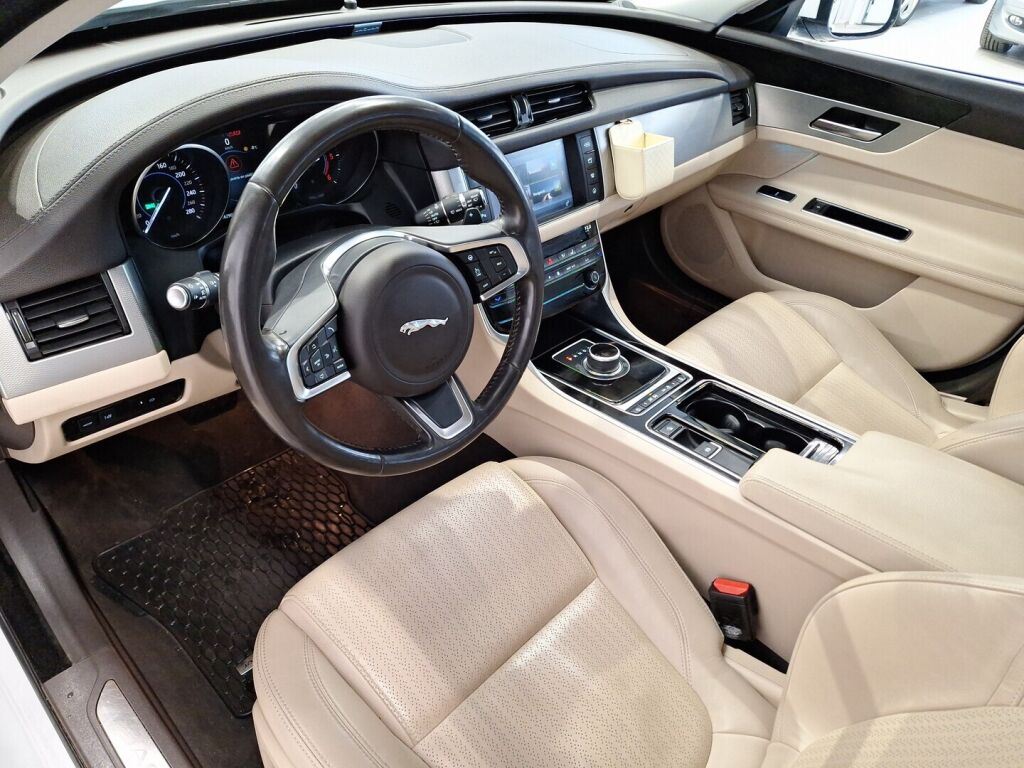 Jaguar XF 2019 Valkoinen