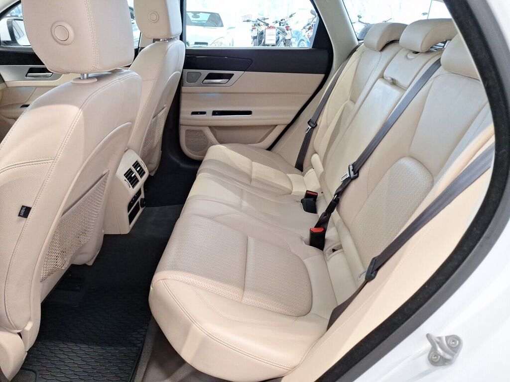 Jaguar XF 2019 Valkoinen