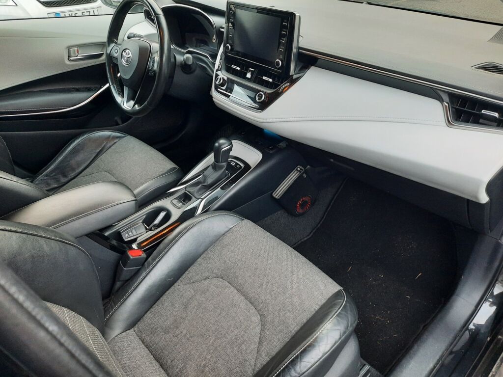 Toyota Corolla 2019 Musta