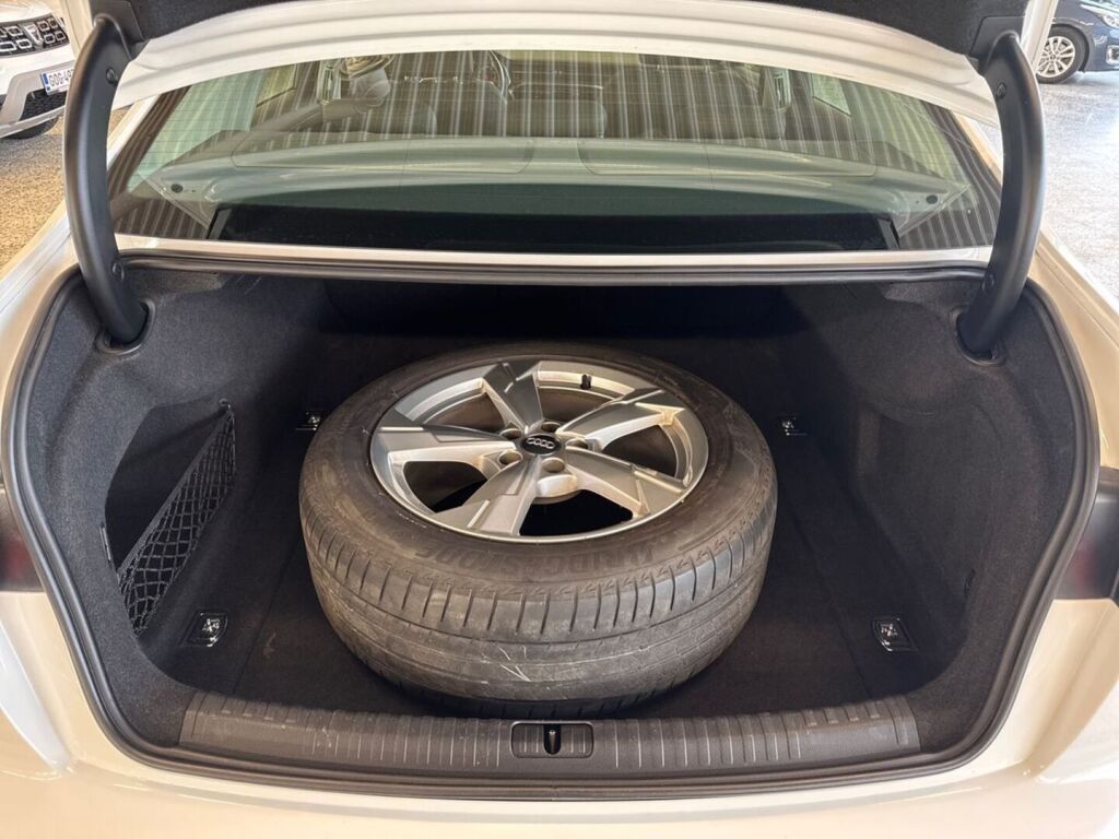 Audi A6 2019 Valkoinen