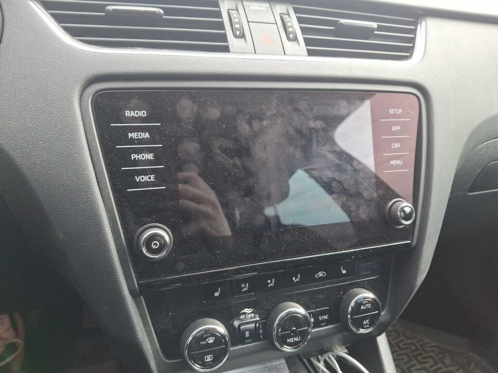 Skoda Octavia 2019 Musta