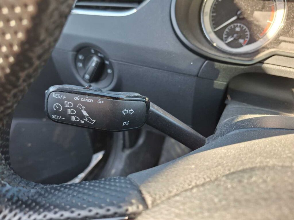 Skoda Octavia 2019 Musta