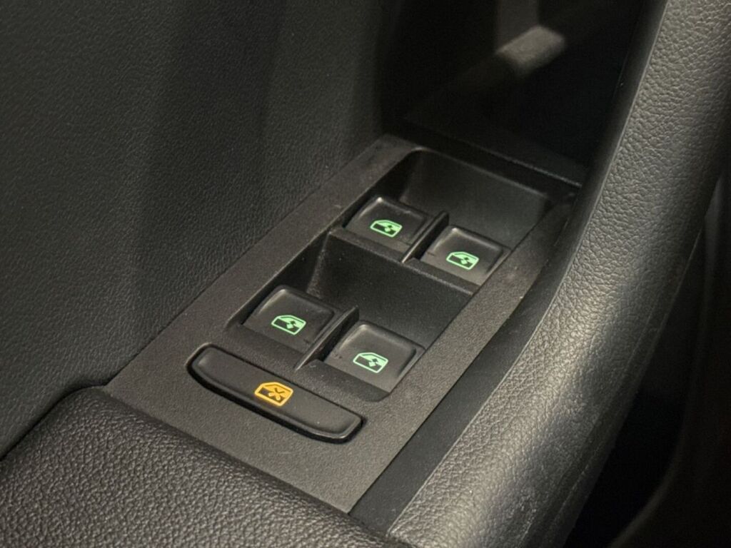 Skoda Octavia 2019 Musta