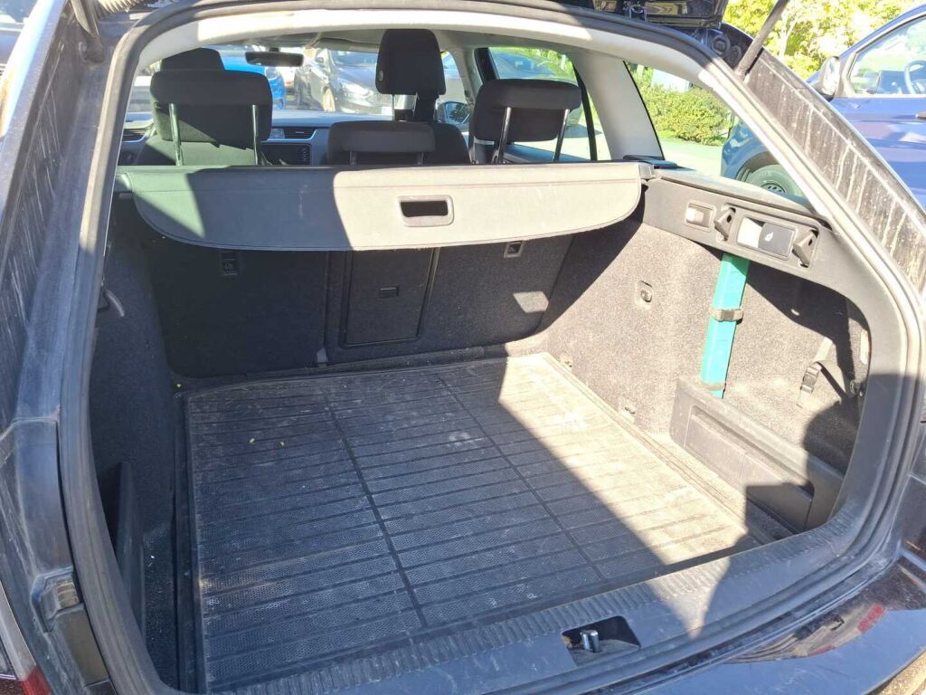 Skoda Octavia 2019 Musta