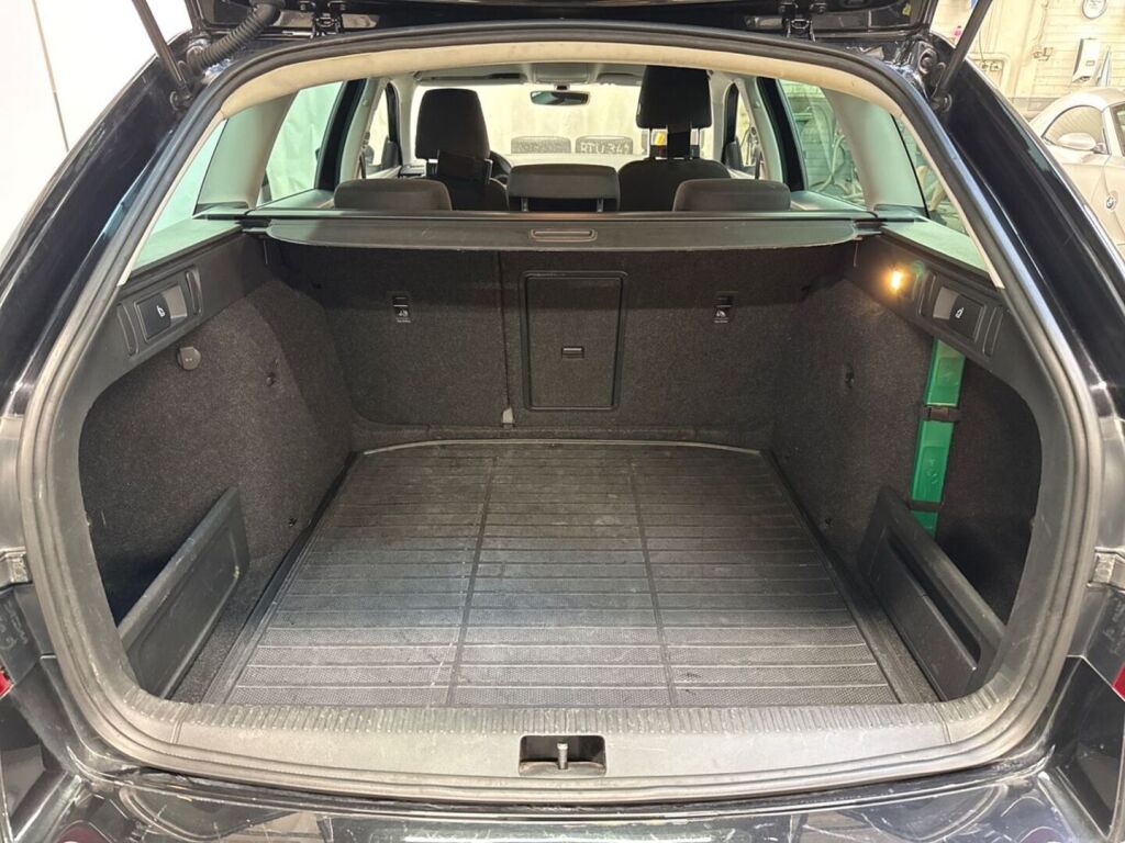 Skoda Octavia 2019 Musta