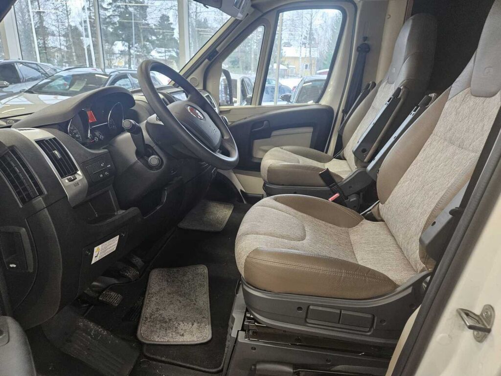 Adria Coral 2019 Valkoinen