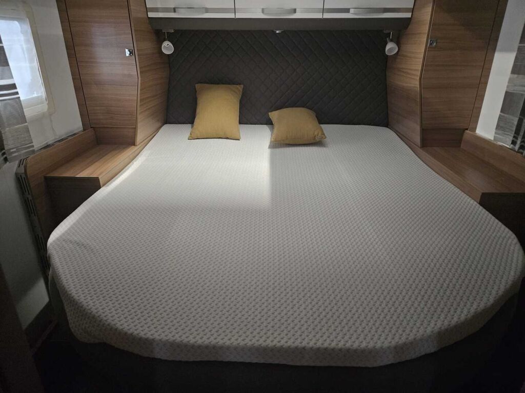 Adria Coral 2019 Valkoinen