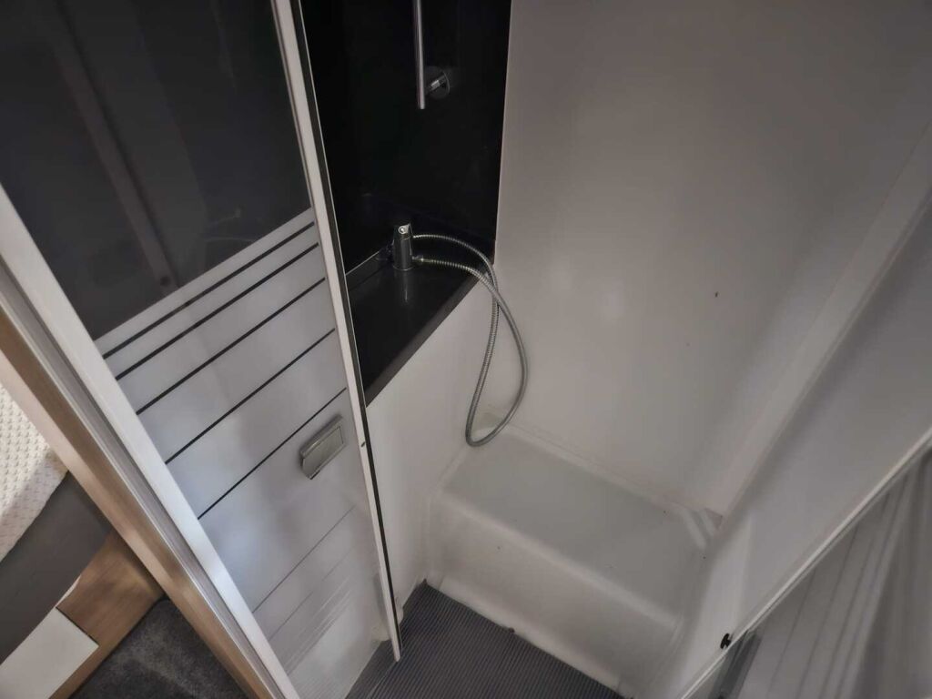 Adria Coral 2019 Valkoinen