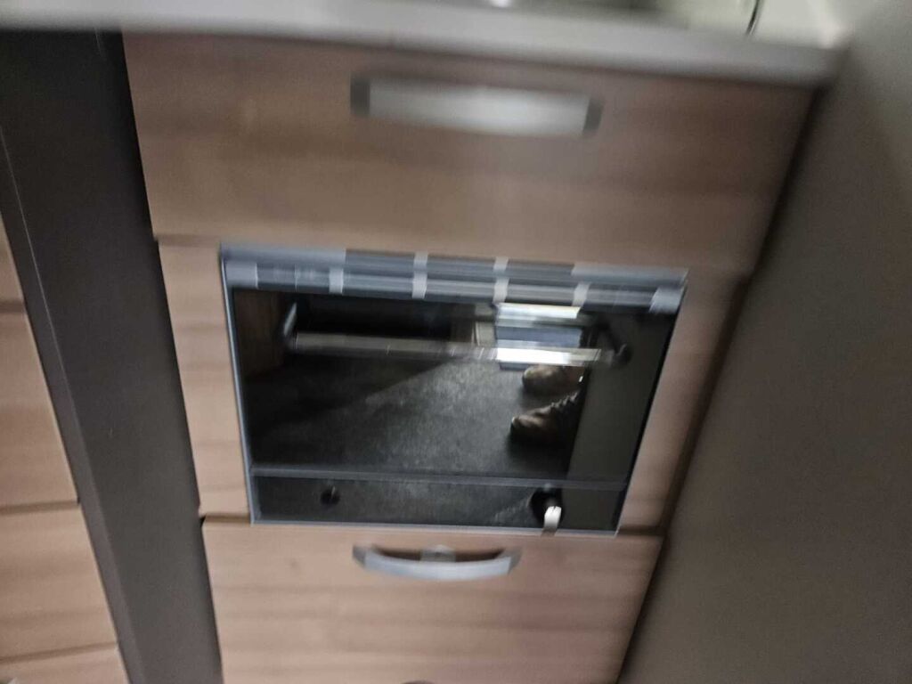 Adria Coral 2019 Valkoinen