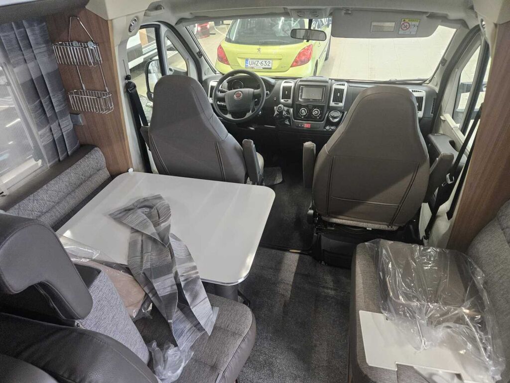 Adria Coral 2019 Valkoinen