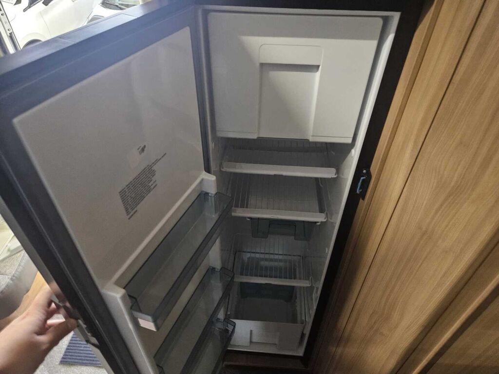 Adria Coral 2019 Valkoinen