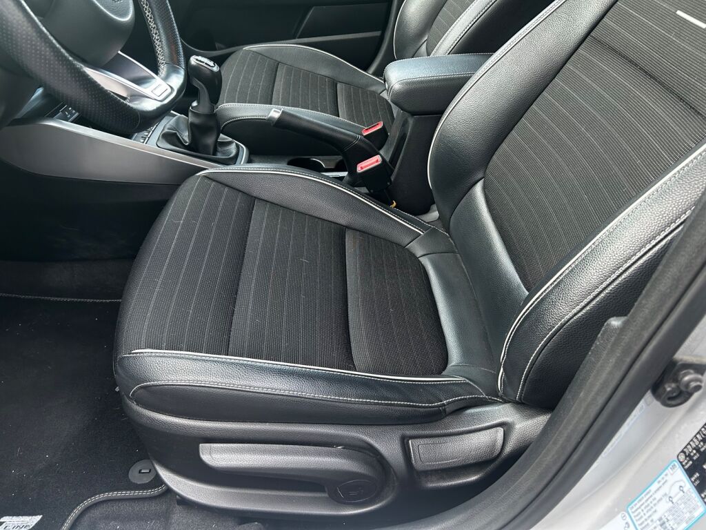 Kia Rio 2020 Hopea