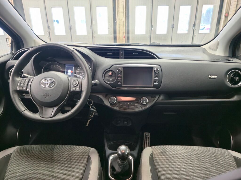 Toyota Yaris 2019 Punainen