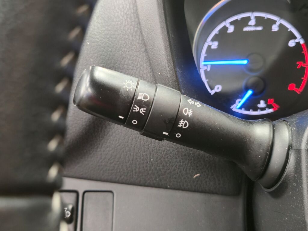 Toyota Yaris 2019 Punainen