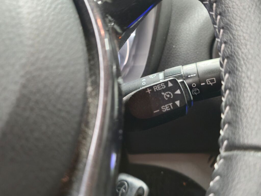 Toyota Yaris 2019 Punainen