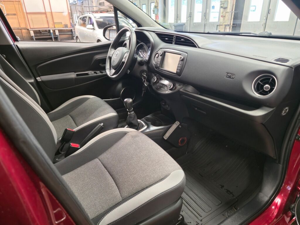 Toyota Yaris 2019 Punainen