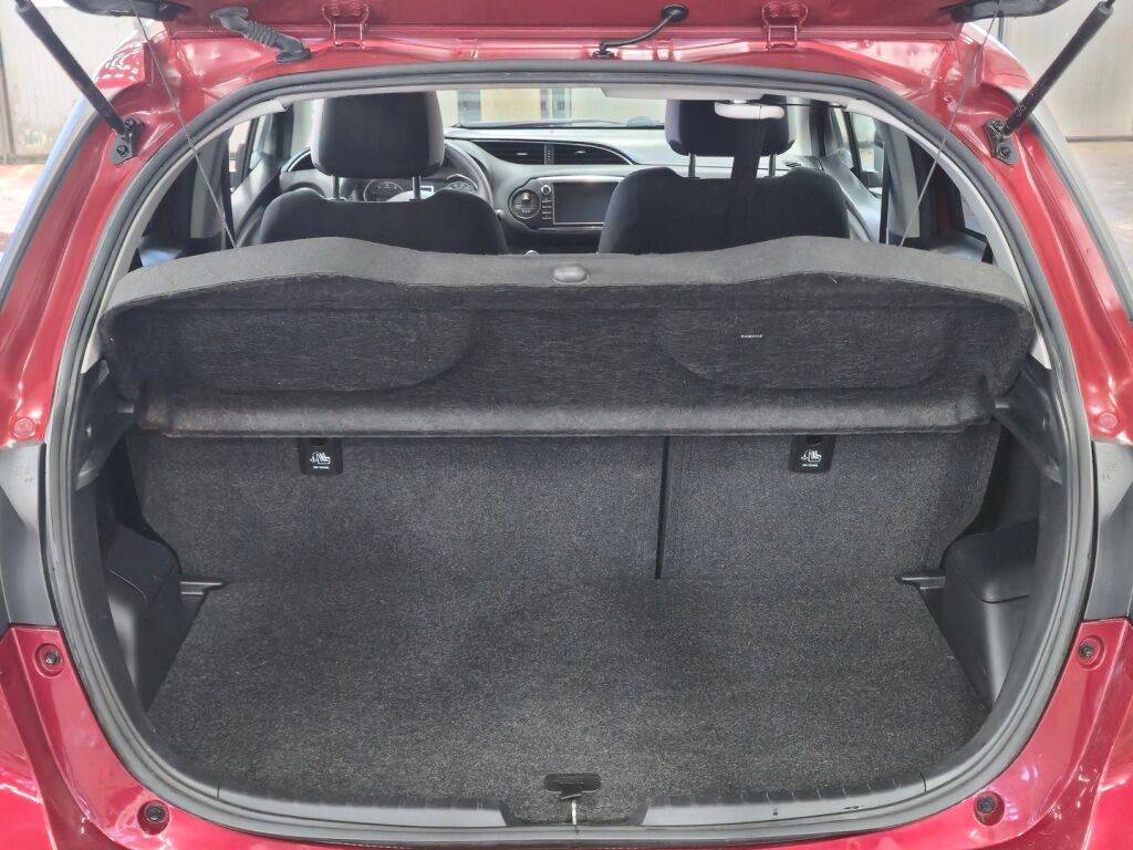 Toyota Yaris 2019 Punainen