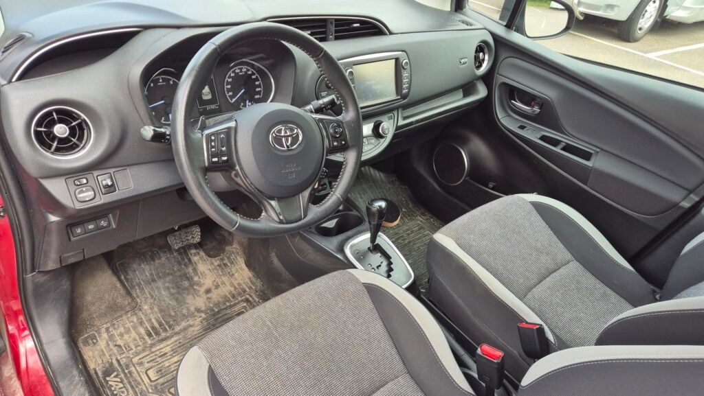 Toyota Yaris 2019 Punainen