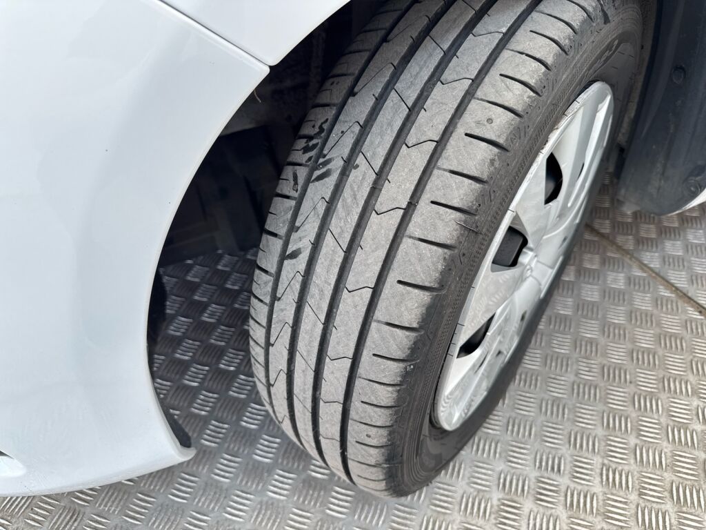 Toyota Yaris 2019 Valkoinen