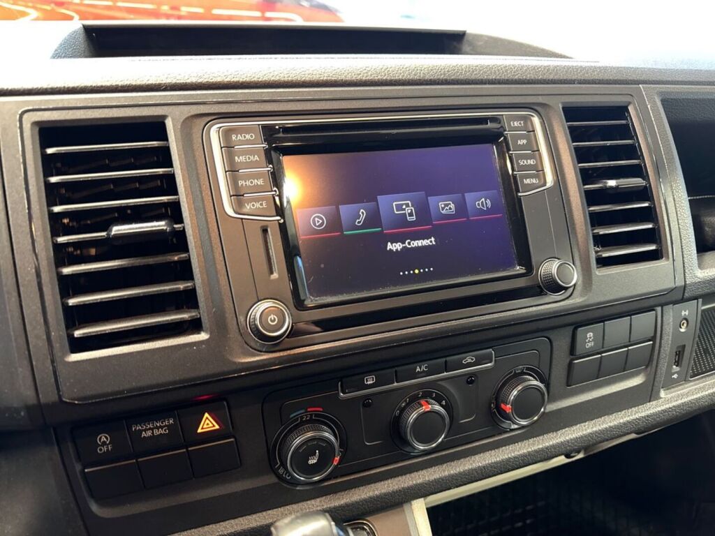 Volkswagen Transporter 2019 Valkoinen