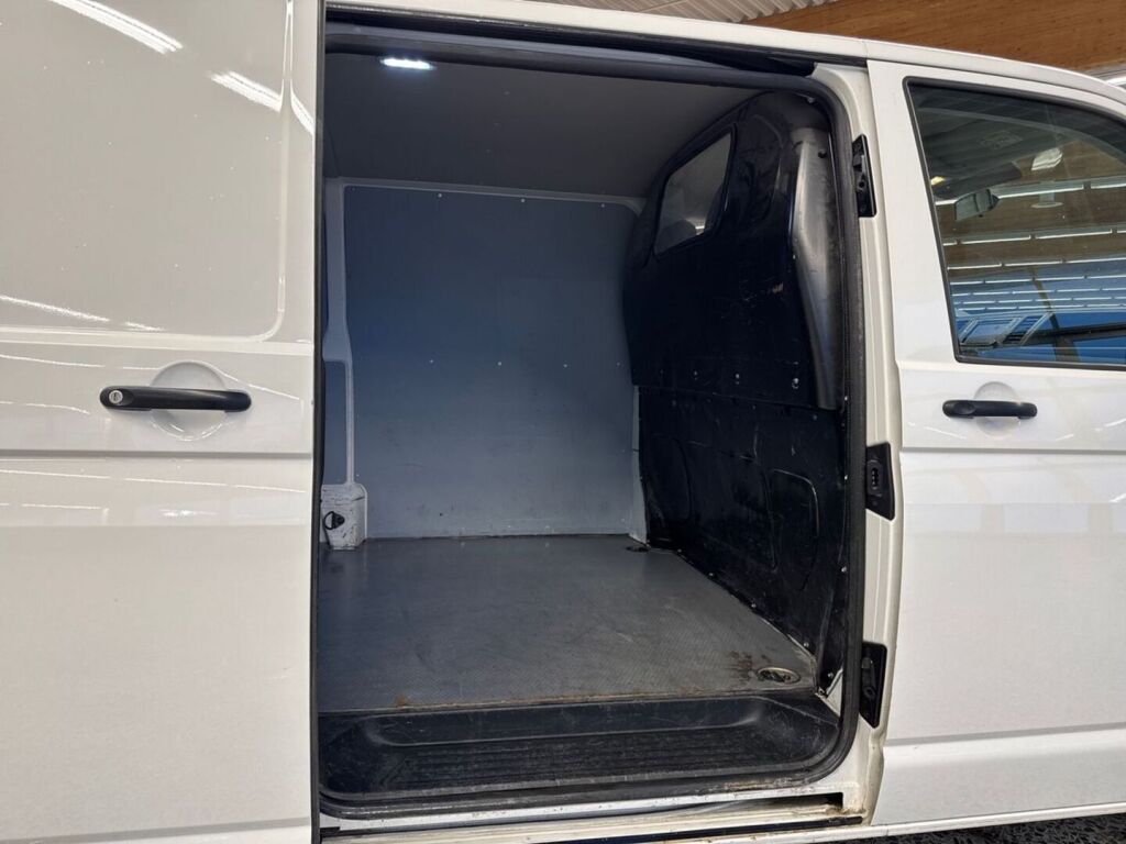 Volkswagen Transporter 2019 Valkoinen