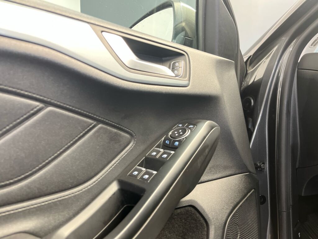 Ford Focus 2019 Harmaa