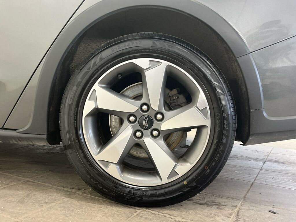 Ford Focus 2019 Harmaa