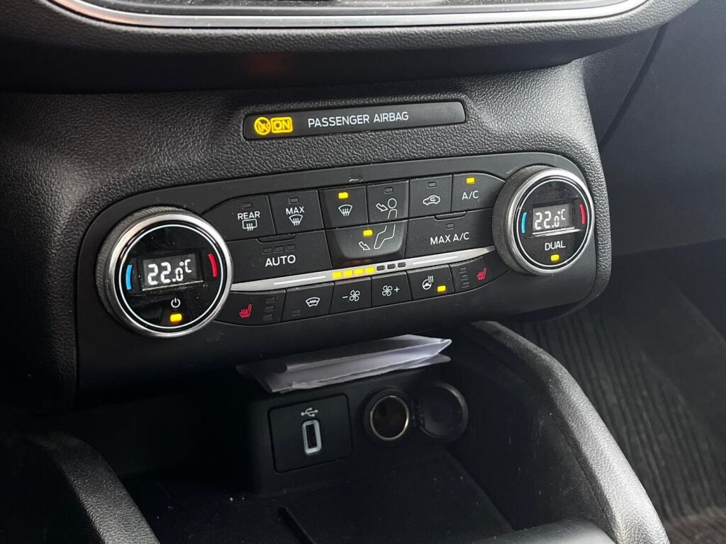 Ford Focus 2019 Harmaa