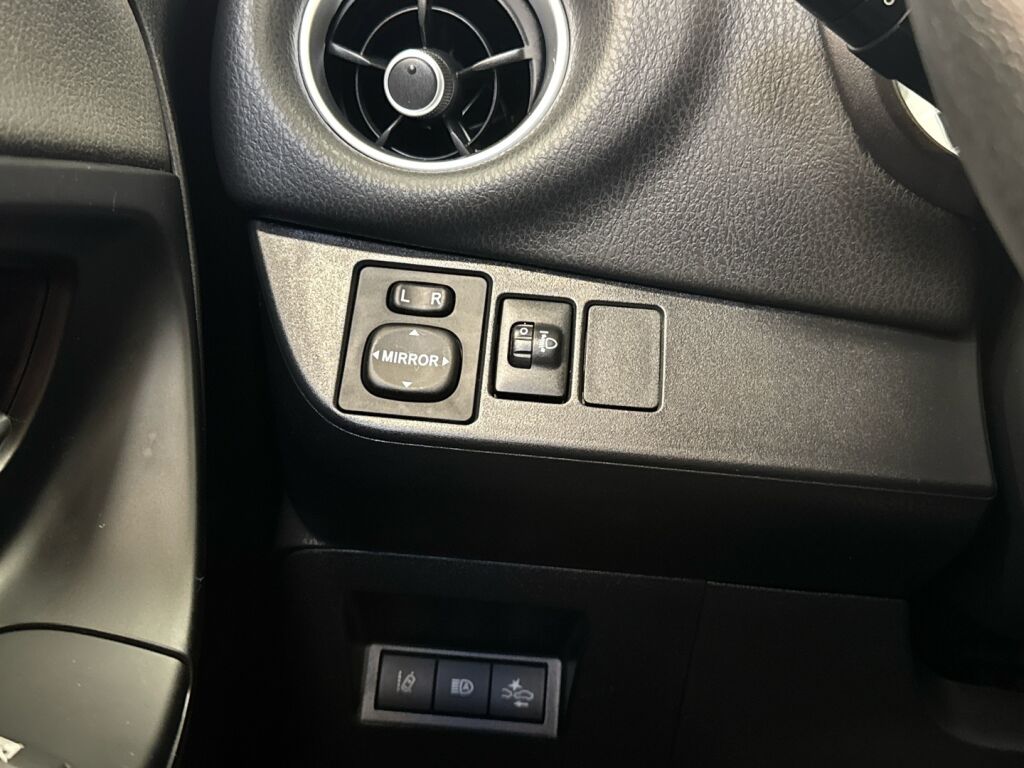 Toyota Yaris 2019 Punainen