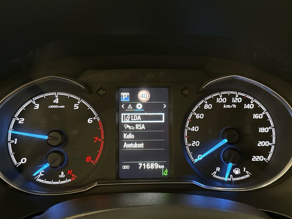 Toyota Yaris 2019 Punainen