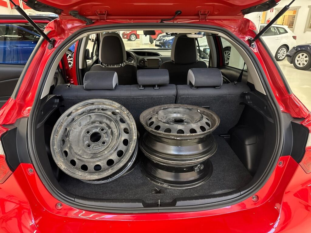 Toyota Yaris 2019 Punainen