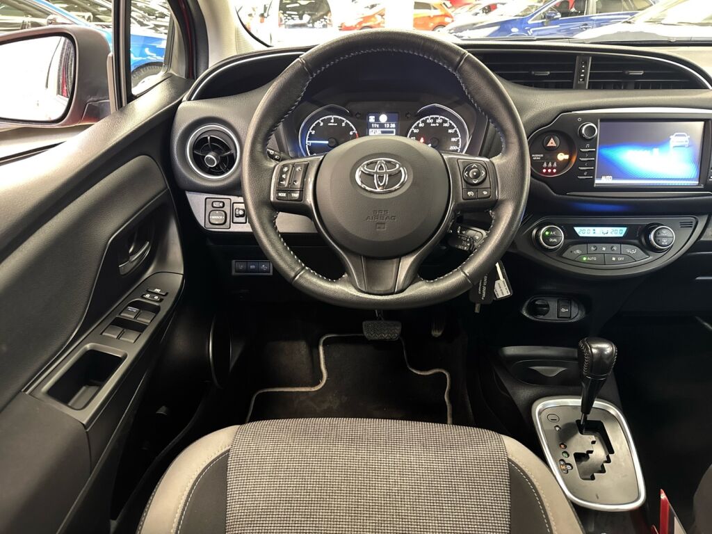 Toyota Yaris 2019 Punainen